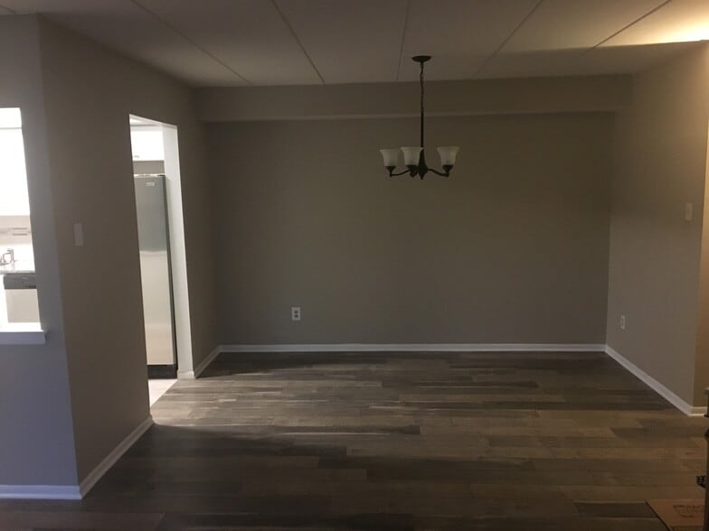 Dining Room - 57003 Delaire Landing Rd