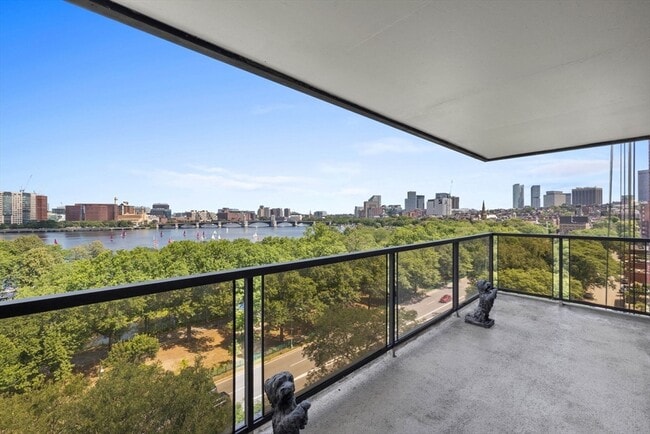 Building Photo - 180 Beacon St