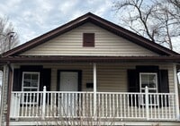 Building Photo - Charming 2 bedroom/1 Bath Home in Desirable Area