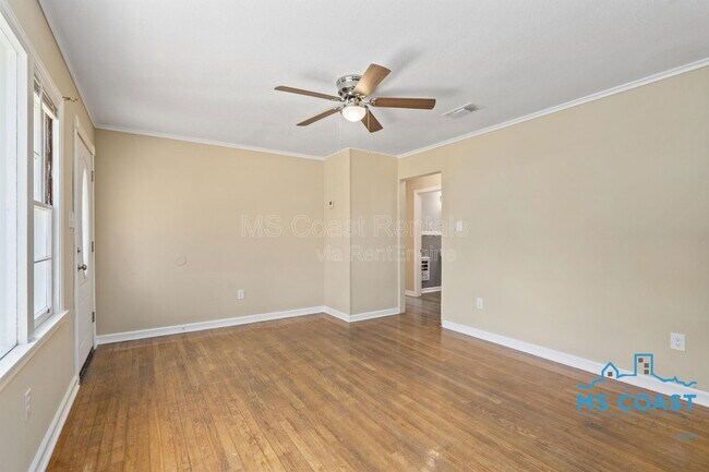 Building Photo - 2050 North Dr