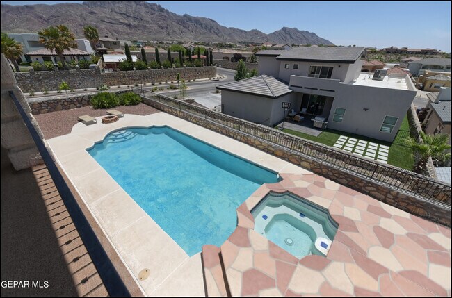 Building Photo - 6300 Franklin Vista Dr