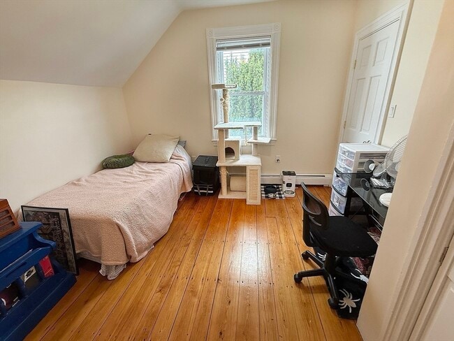 Building Photo - 39 Hall Pl