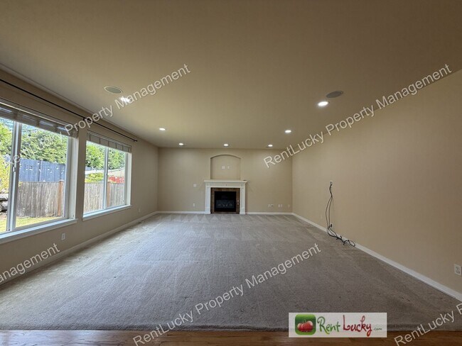 Building Photo - Amazing 5 Bedroom Home in Bothell with Gorgeous Finishes and Large Family Room!