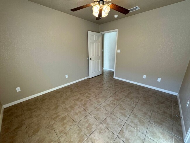 Building Photo - 1300 Powder River Dr