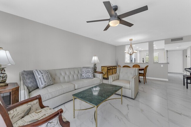 Building Photo - 7192 Huntington Ln