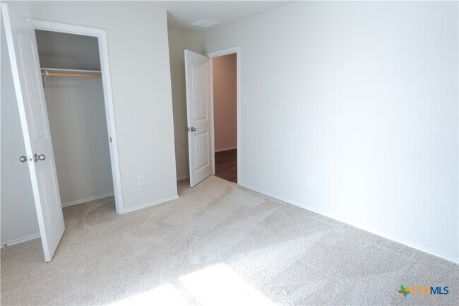 Building Photo - 348 Desert Willow