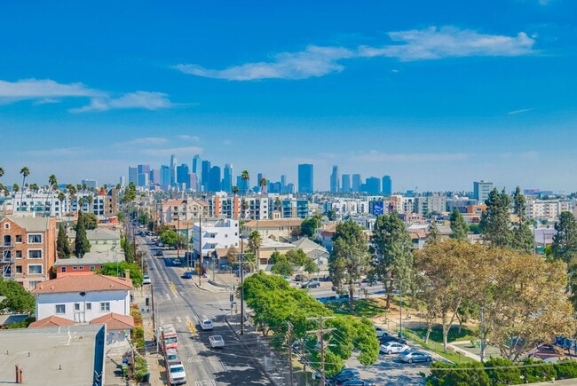 Building Photo - Prime Koreatown Brand New 2 Story Loft Style Unit! 6 Weeks Free Rent Concession