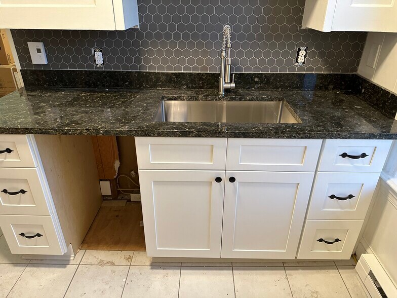 Kitchen - 10 Garden St