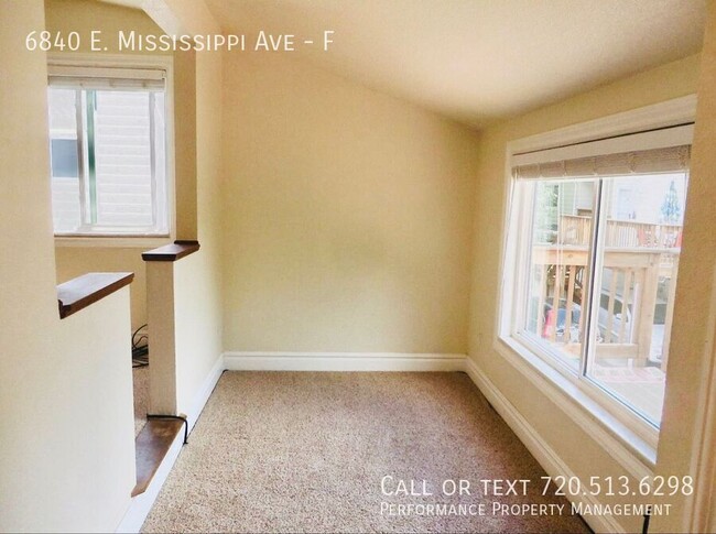Building Photo - 6840 E Mississippi Ave