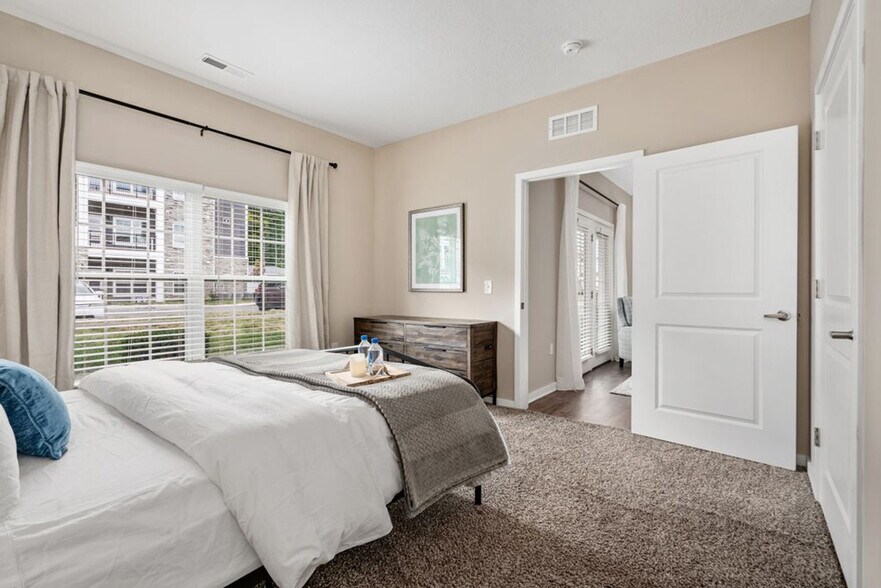 Building Photo - 5761 Fenimore Trail Dr W