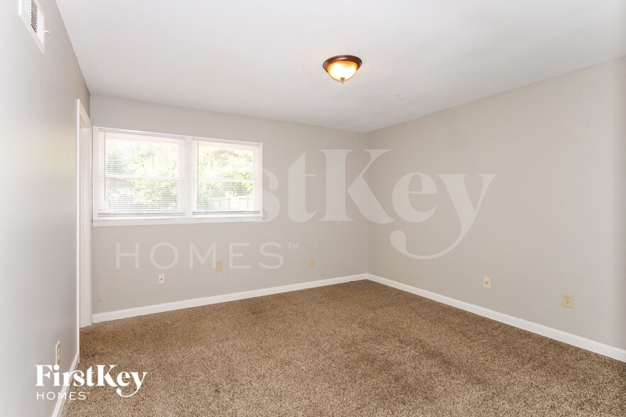 Building Photo - 5183 Warfield Dr