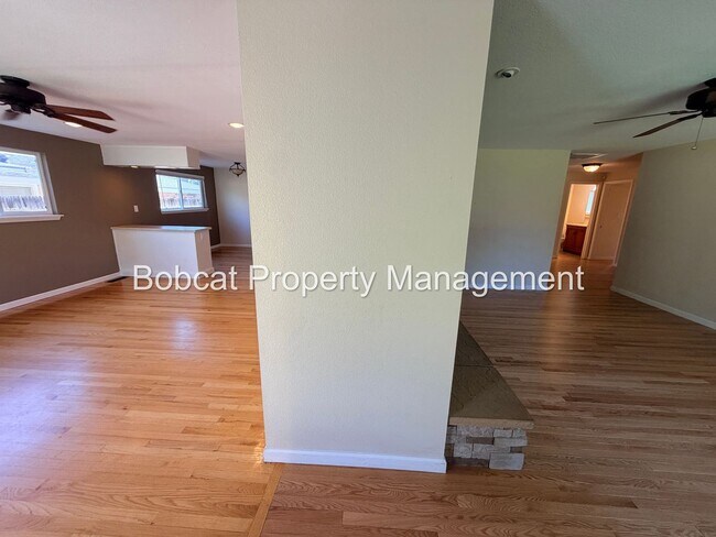 Building Photo - 700 Adaline St