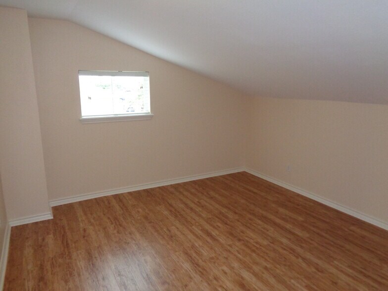 Bonus Room - 15505 Cruiser St