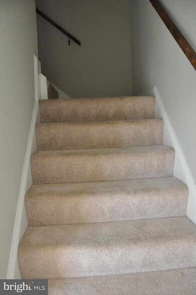 Building Photo - 9705 Glen Ave