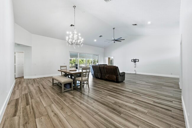 Building Photo - 10353 Milburn Ln