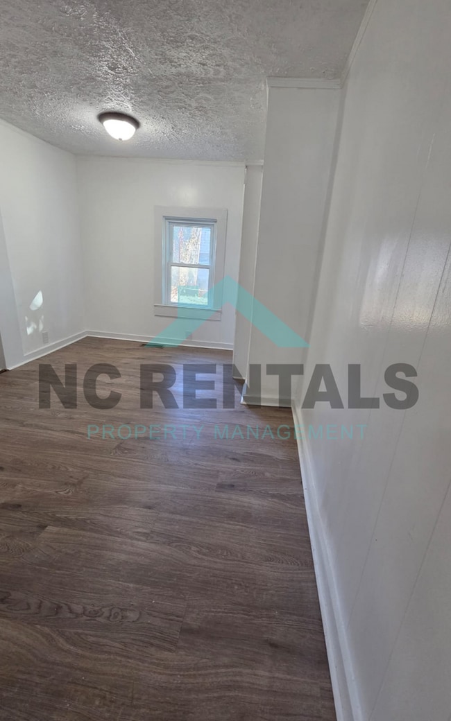 Building Photo - 715 3rd Ave