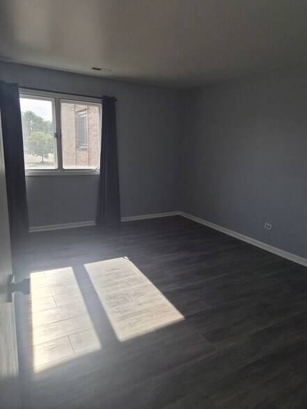 Building Photo - 1424 Stonebridge Cir