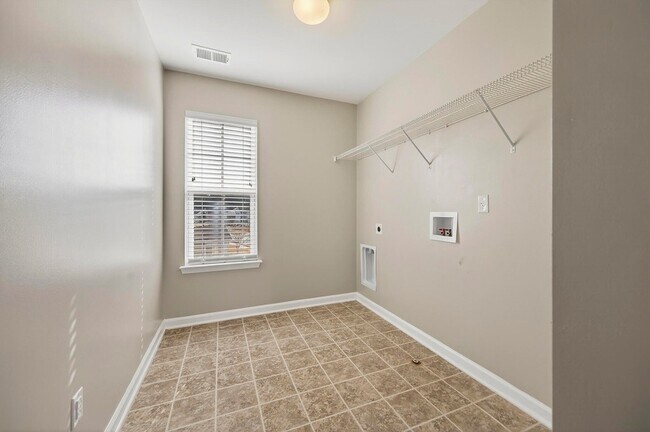 Building Photo - 194 Cypress Forest Dr