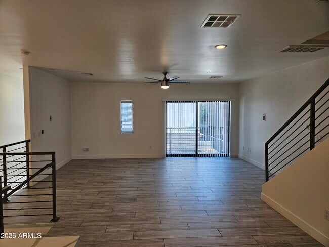 Building Photo - 264 S Roosevelt St