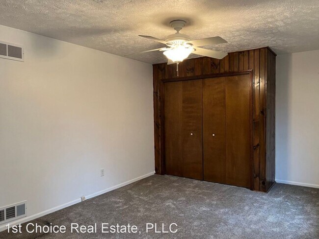 Building Photo - 3 br, 2.5 bath House - 1600 Hillside Drive