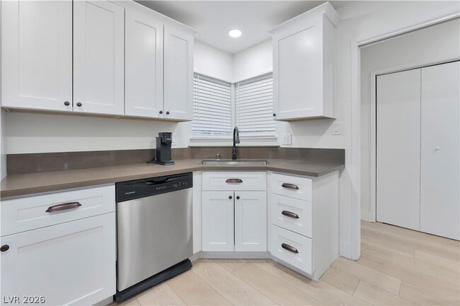 Building Photo - 105 Marigold Ln