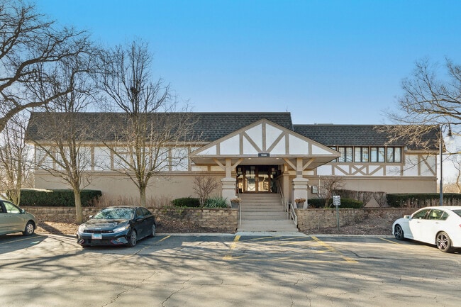 Building Photo - 9S070 Lake Dr
