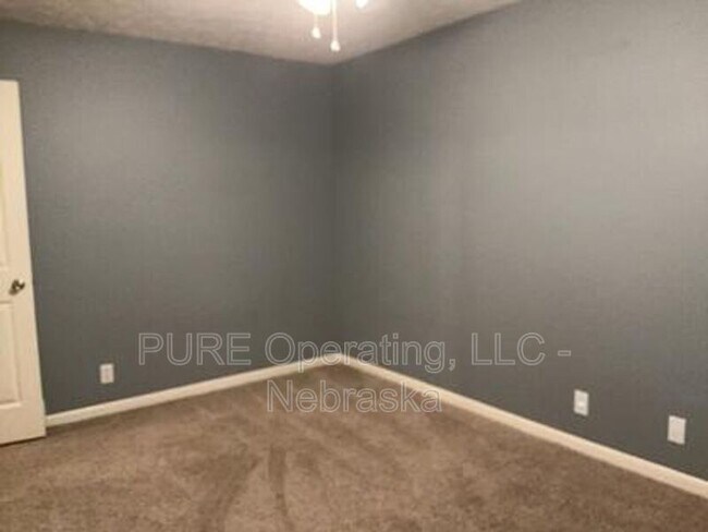 Building Photo - 10821 Curtis Ave Cir
