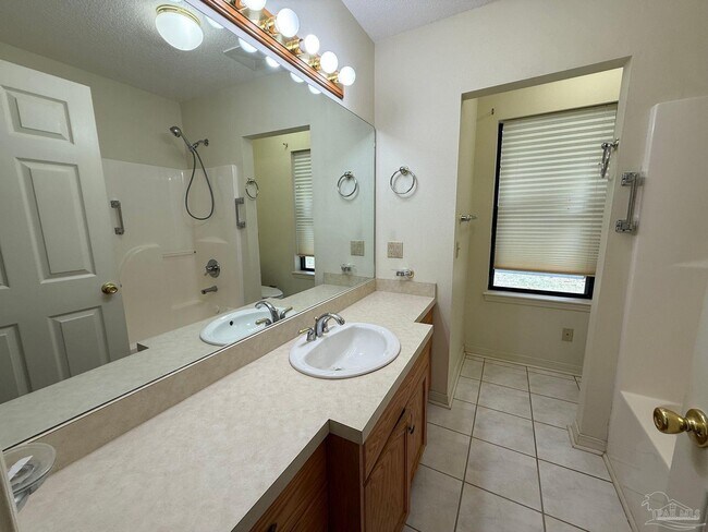 Building Photo - 3801 N 12th Ave