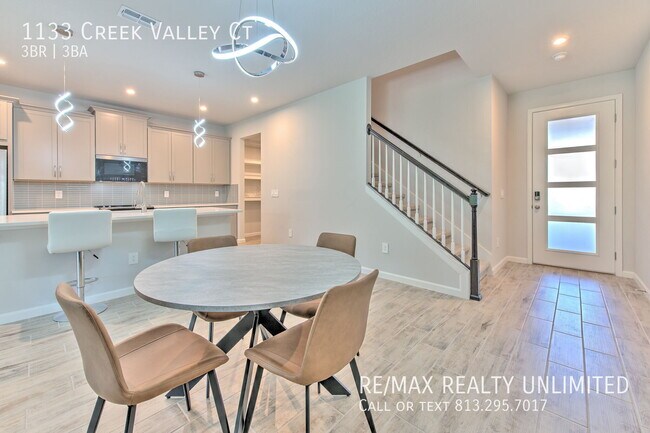 Building Photo - 1133 Crk Vly Ct