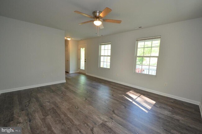 Building Photo - 1161 Gwynne Ave