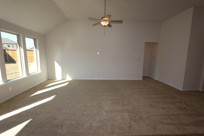 Building Photo - 5491 Mourning Dove Dr