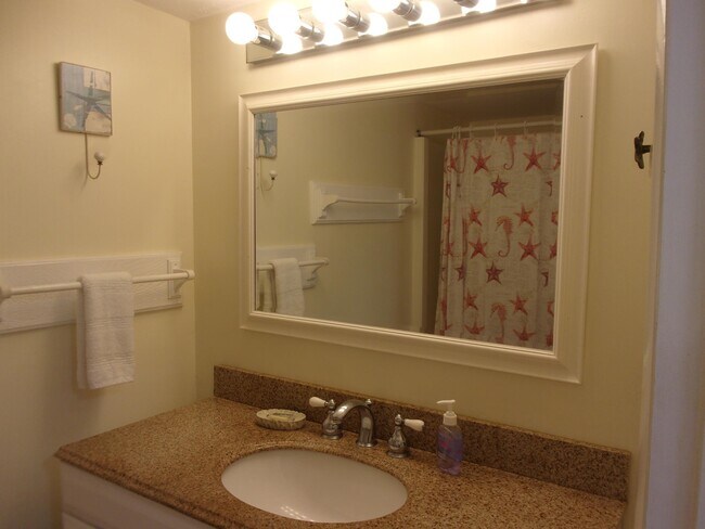 Building Photo - 5650-5A1A A1A S