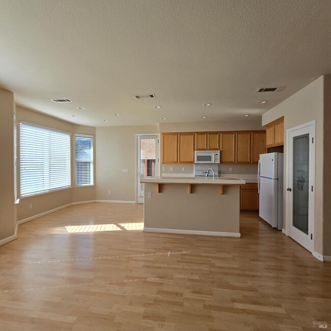 Building Photo - 1311 Valley Glen Dr