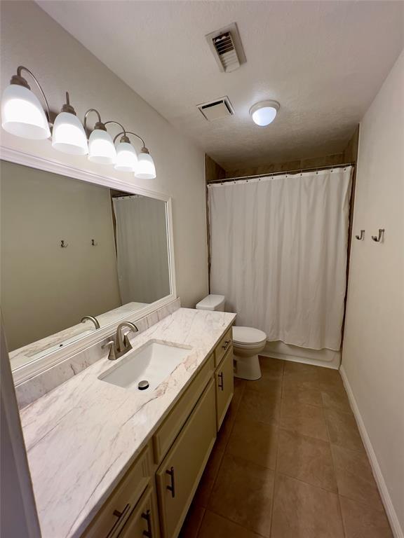 Building Photo - 510 Birdsong Dr