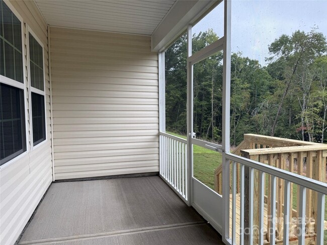 Building Photo - 6406 Fairfax Ct