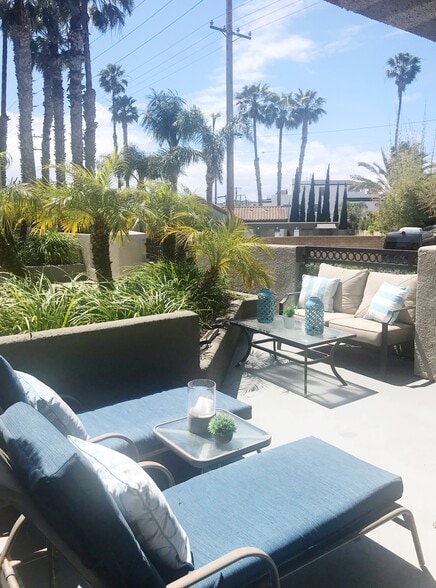 Beautiful patio space with ocean breeze - 400 Lake St