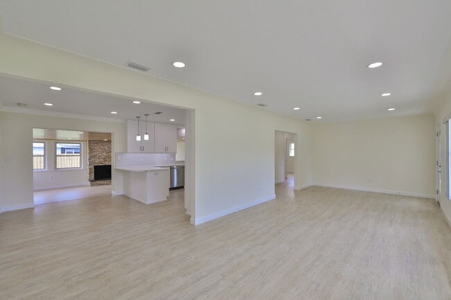 Building Photo - 5941 4th Ave N