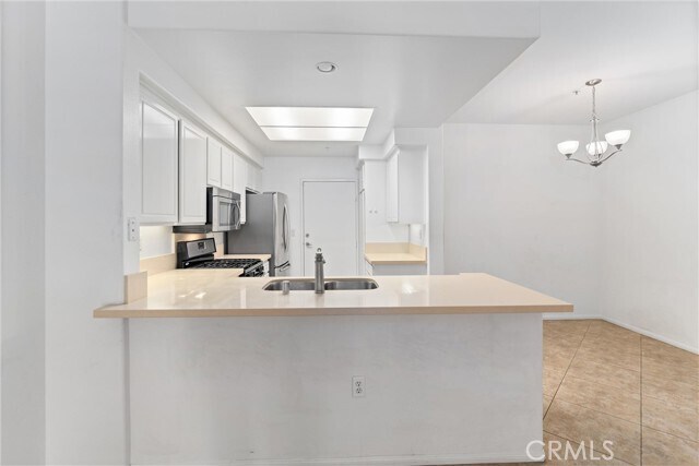 Building Photo - 2802 Ladrillo Aisle