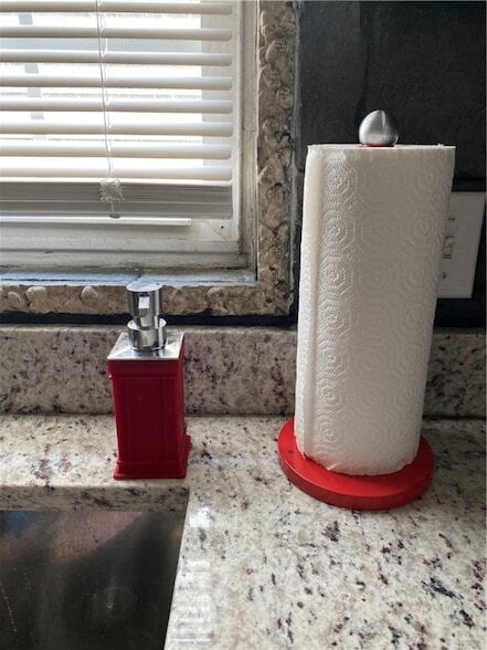 Building Photo - 481 Pine St