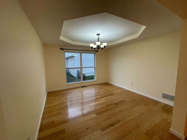 Building Photo - 6170 Ravenhill Rd