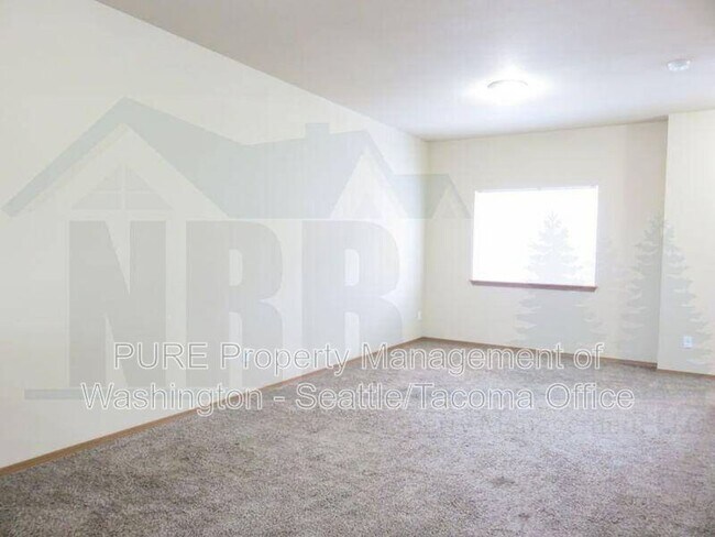 Building Photo - 8015 Pacific Ave