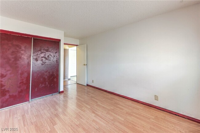 Building Photo - 5404 S Swenson St