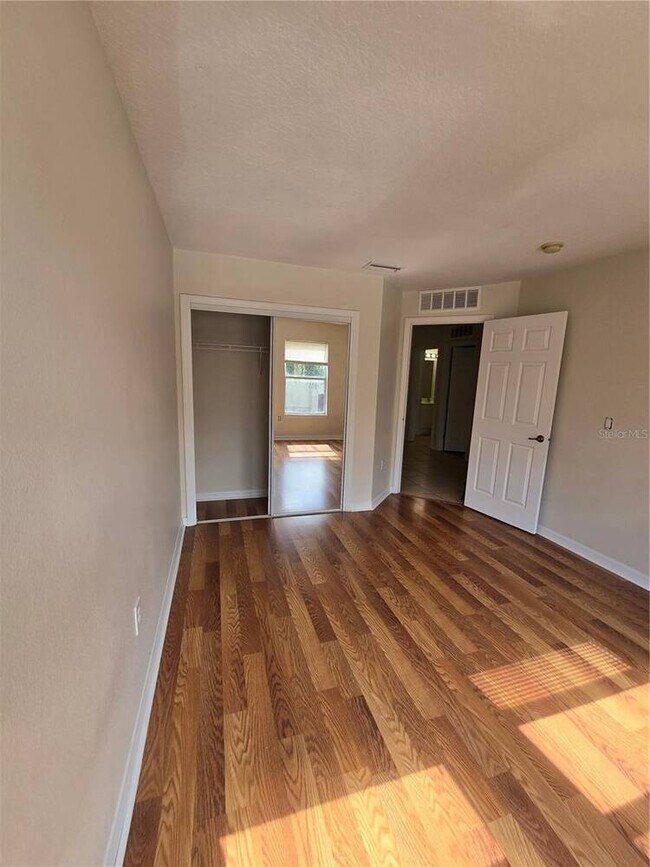 Building Photo - 2790 Club Cortile Cir