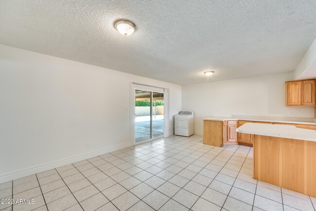 Building Photo - 10424 N 38th Dr