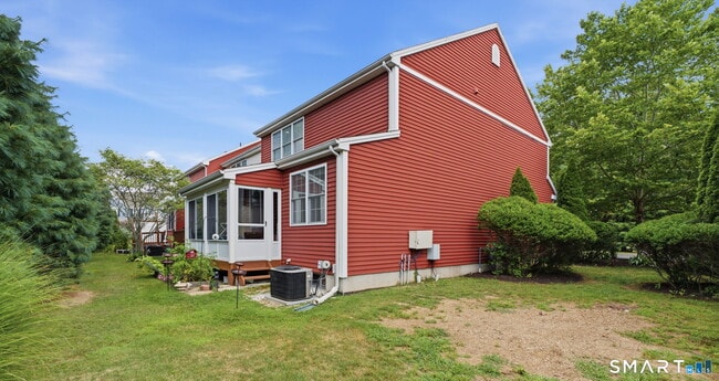Building Photo - 7 Bridlewood