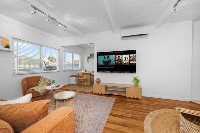 Building Photo - 2710 L St