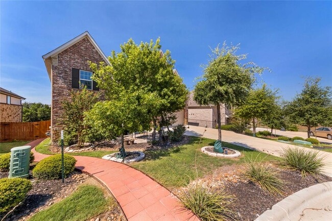 Building Photo - 5104 Alonso Dr