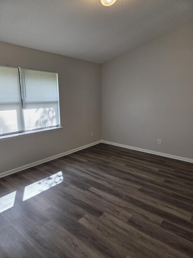 Building Photo - 2 bedroom in Middleburg FL 32068
