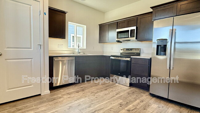 Building Photo - 5102 E Norma Ave