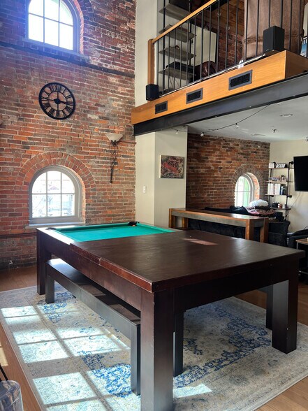 Building Photo - 51 W Blenkner St